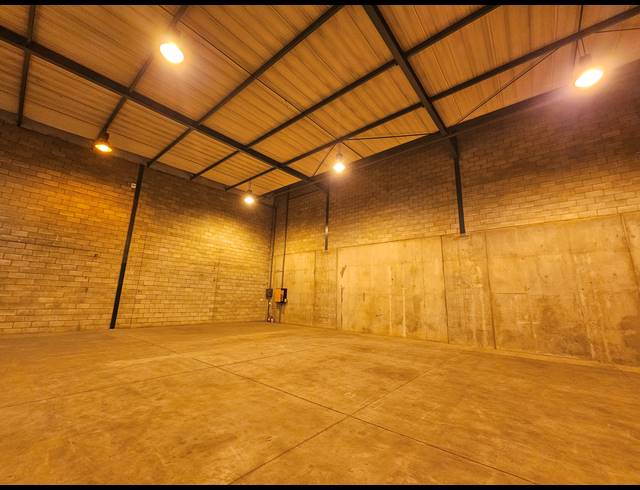 448M² WAREHOUSE TO LET IN LINBRO PARK